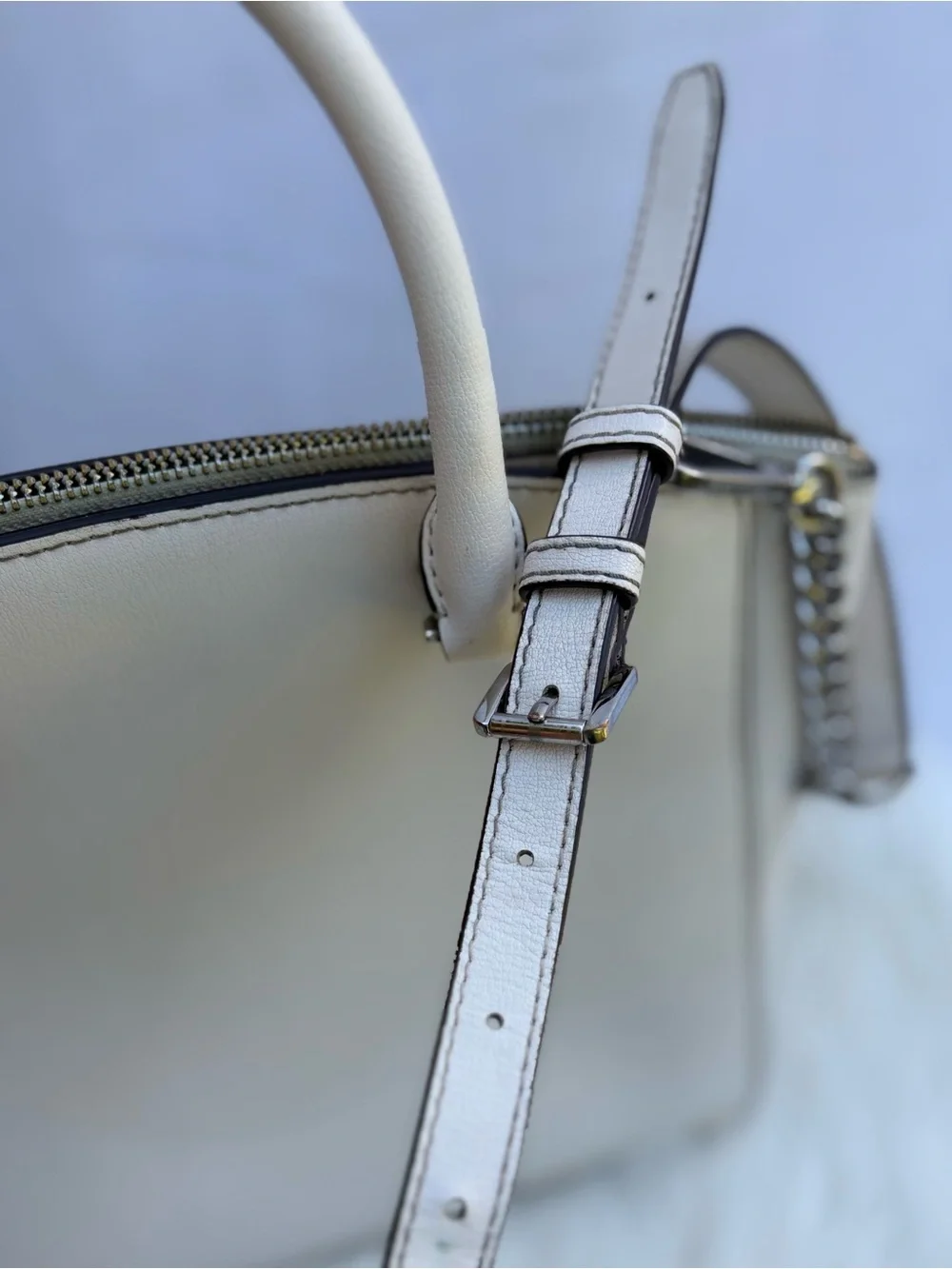Michael Kors White Sarchel
